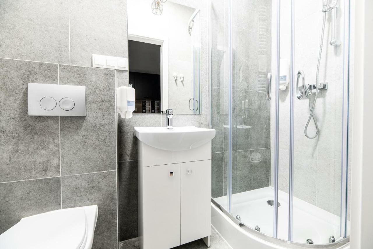 Lubomirskiego 23 Residence - Great Location, 10 Min To Main Square By Foot, Right Next To Main Rail And Bus Station Cracóvia Exterior foto